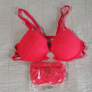 Victoria Secret Bra and Thong Set